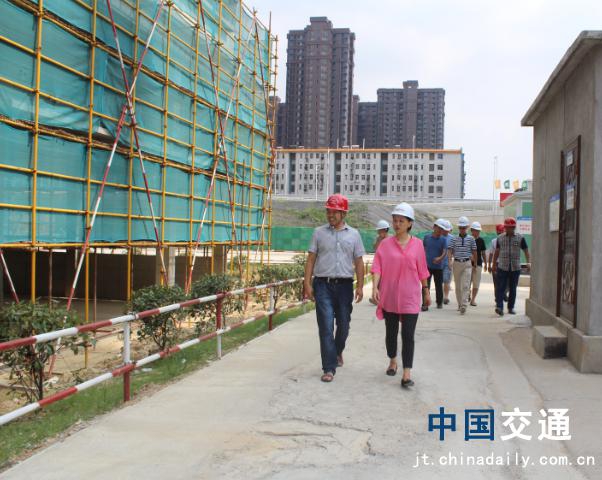 南昌市質(zhì)監(jiān)站領(lǐng)導(dǎo)蒞臨象湖隧道、九洲高架安置房項目檢查指導(dǎo)工作