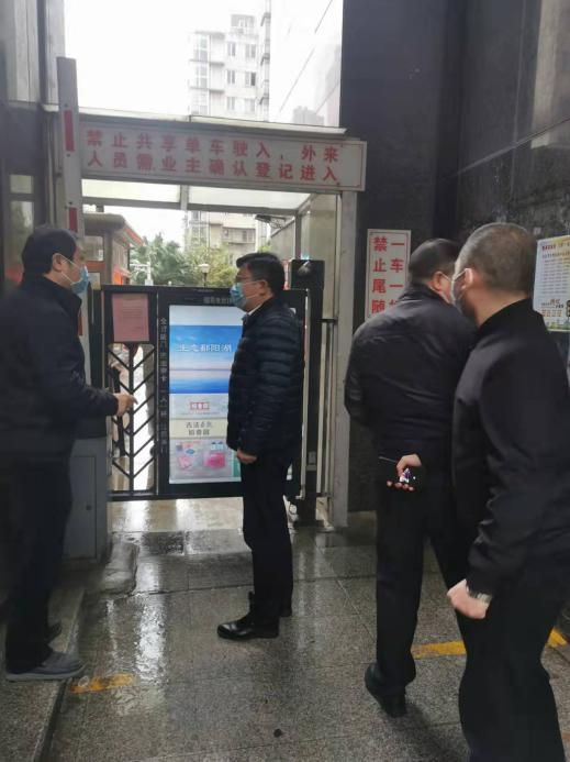 章勇赴新興物業(yè)所轄小區(qū)現場督導疫情防控工作